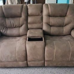 Reclining Loveseat 