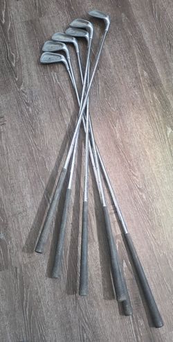 Wilson Power Source Midsize Golf Irons Set