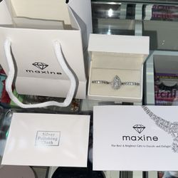 Wedding/Engagement Ring