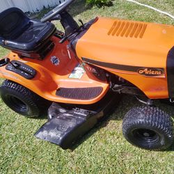 42" riding lawnmower 17.5 hp runs good ready to cut