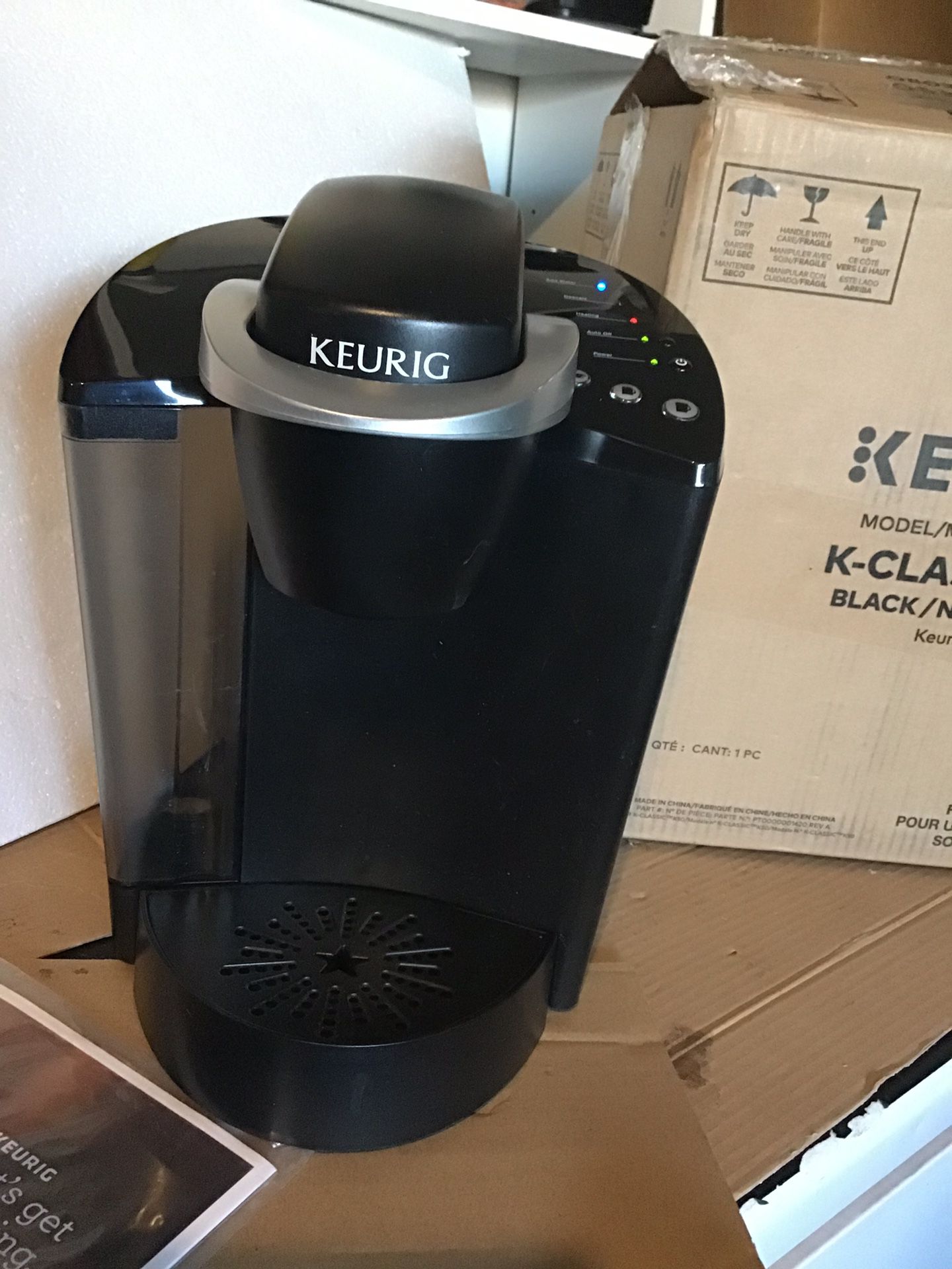 Keurig K50 classic black k cup single serve coffee maker open box excellent condition in original packaging. Never used