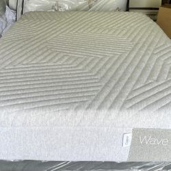 Full Size Casper Wave Hybrid Mattress (Excellent Condition)