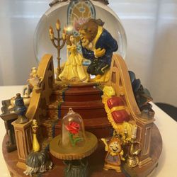 Beauty and The Beast Snowglobe 