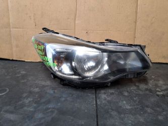 2016-2017 SUBARU CROSTREK RIGHT SIDE HEADLIGHT OEM USED #12199
