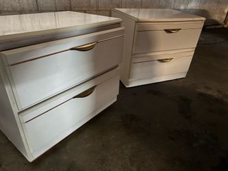 Set of two nightstands