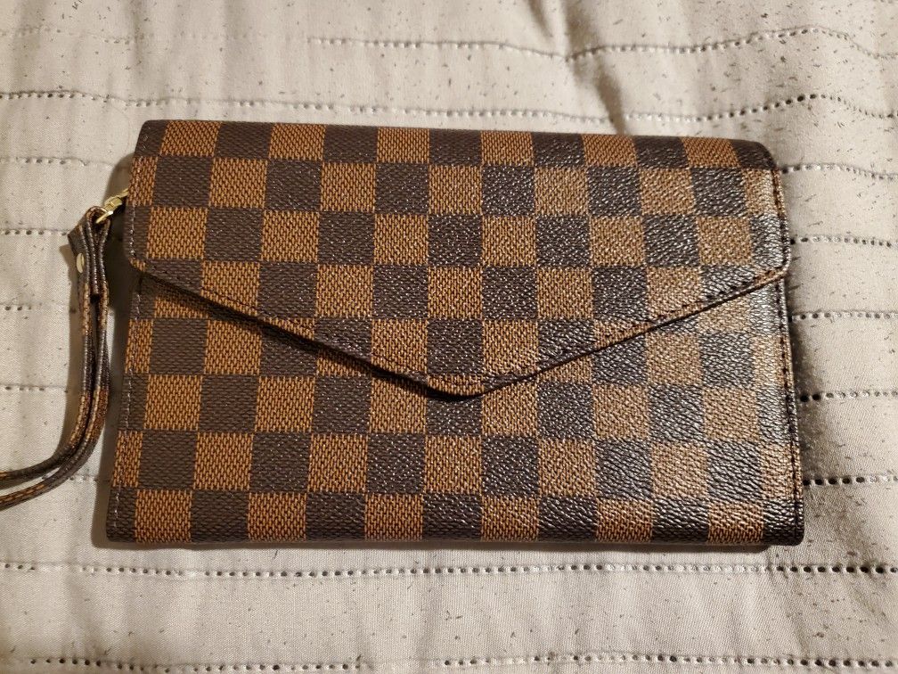 New brown checkered wristlet wallet purse