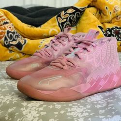 Used Melo MB.01 BBall Shoes
