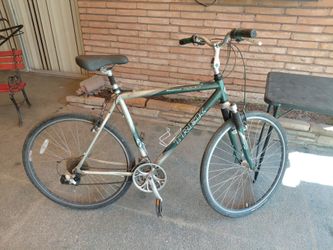 Trek Multitrack 7200 bike.