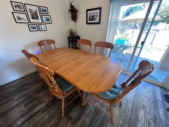 Oak dinning room table