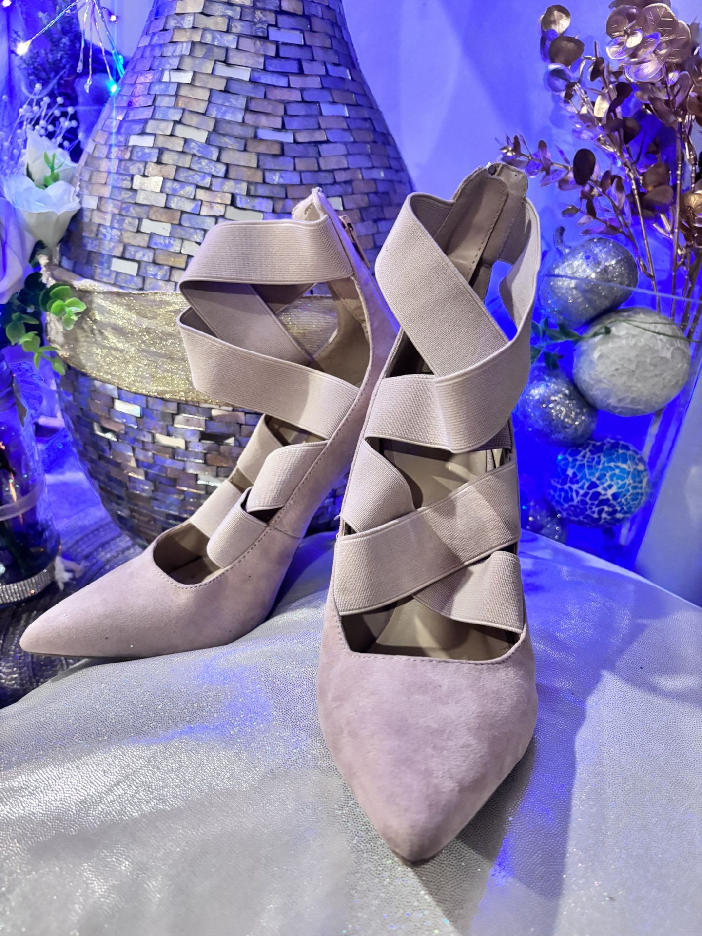 Wild Diva Nude/Blush Pointed-Toe Heels – Size 6