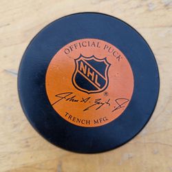 Philadelphia Flyers Official NHL Hockey Puck