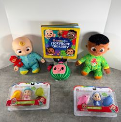 CoComelon Toy Bundle – Dolls, Book & Bath Squirters