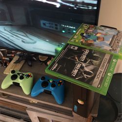Xbox 360 Slim 2011 With 2 Controllers And Choose Between Two Games “Read Description”