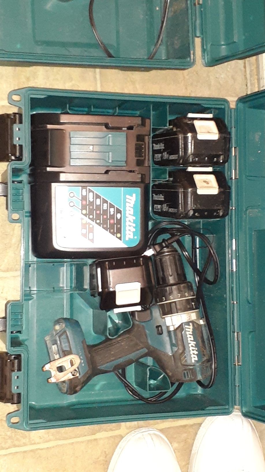 Makita brushless drill and battery³ and charger²