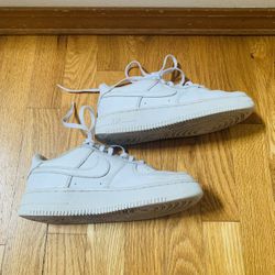 Kids Nike Air Force 1 '07 Triple White Leather Unisex Size 3.5 Y , excellent, clean