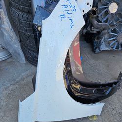 Nissan Altima Right Fender Oem