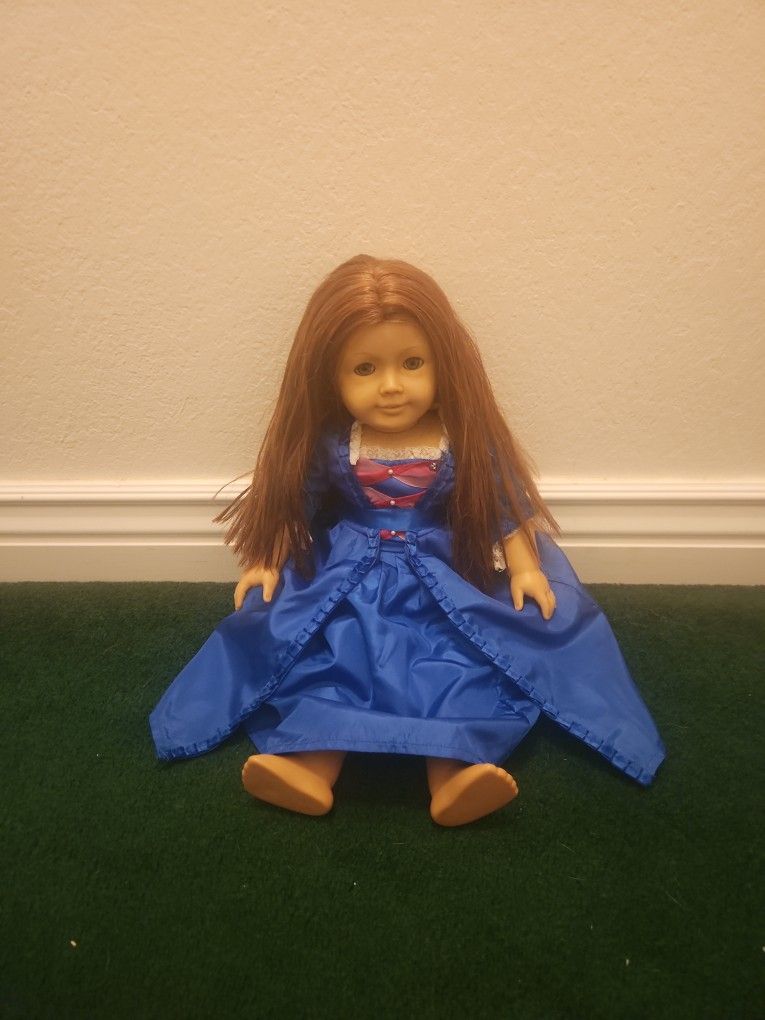 Felicity Doll With Bed, Clothes, Shoes And Accessories 