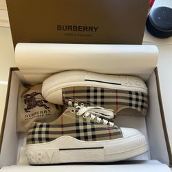 Burberry Check Sneakers Authentic 