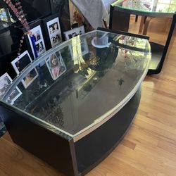 3 Beautiful Glass Living Room Tables