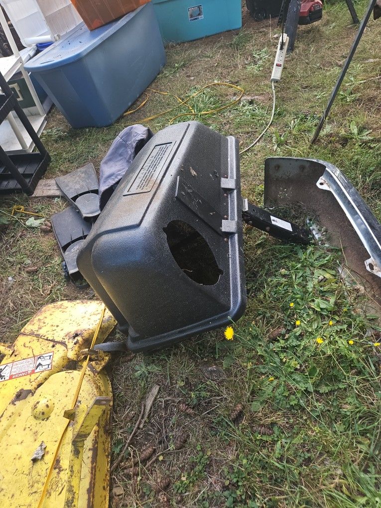 Emplaments And Jhone Deer Trackers With Moters And Attachments