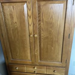 Wood Dresser Chest 