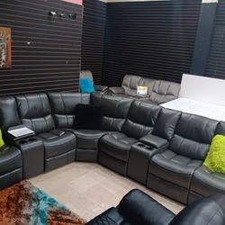 *Weekend Special*---Madrid Gray Leather Reclining Sectional Sofa---Delivery And Easy Financing Available 💪