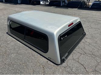 Toyota Or Tacoma camper Shell 1987-04