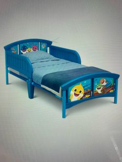 Baby shark bed with mattress