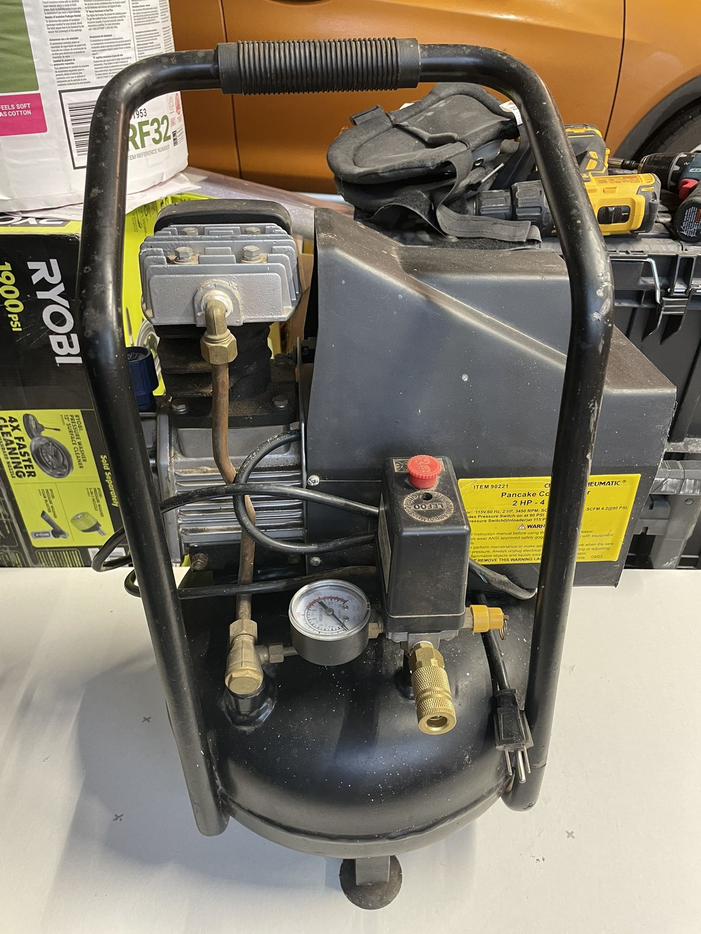 Air Compressor, 4gal Pancake