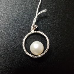 14k White Gold Women's Diamond & Pearl Pendant 