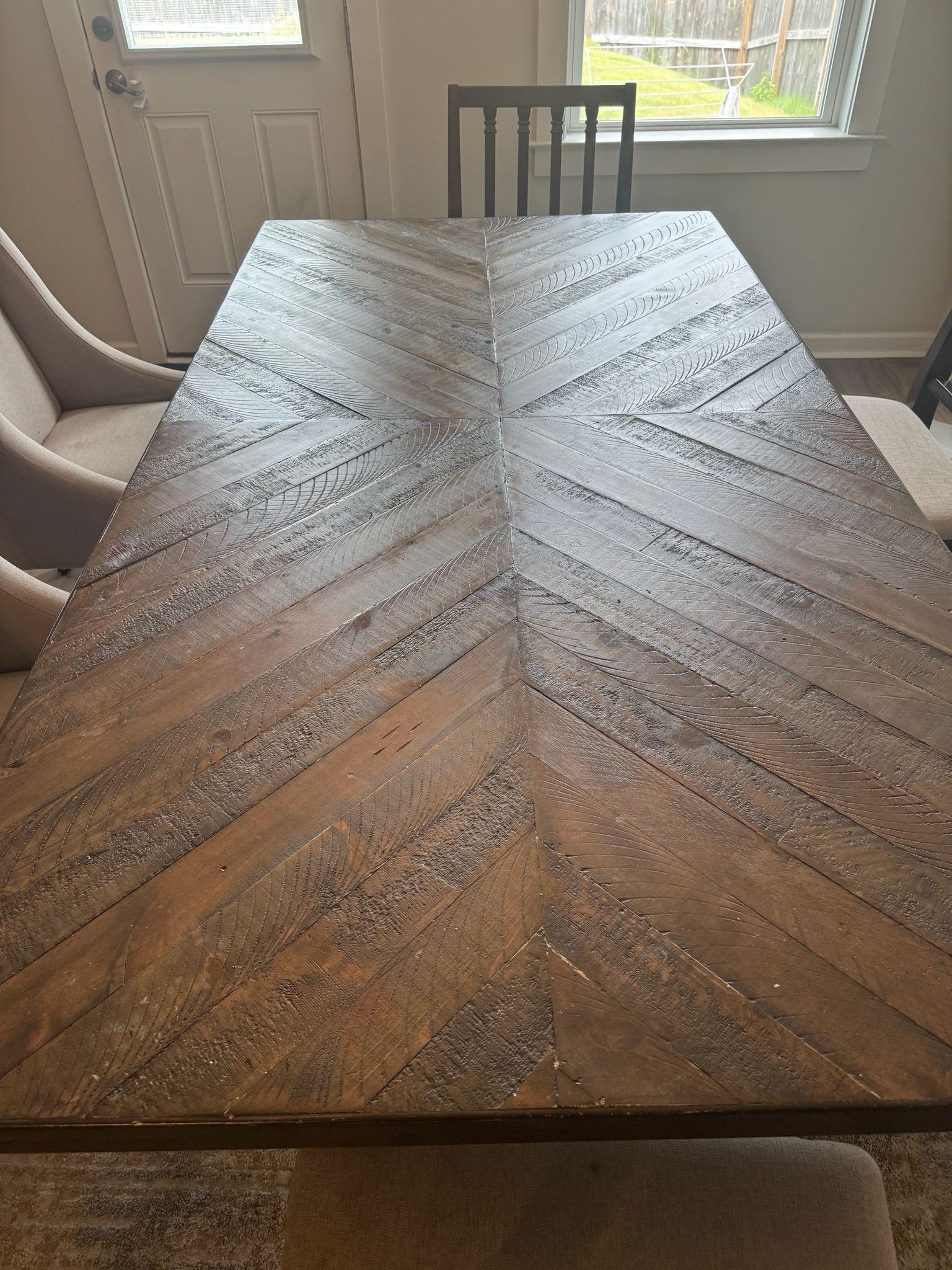 Pick Up From Lebanon 37087..Dining Table & 6 Chairs