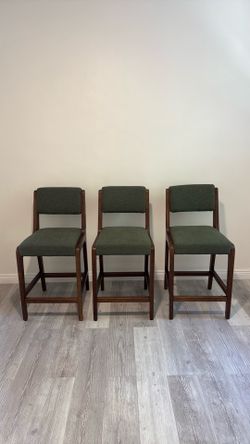 3 counter height barstools