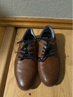 Boys shoes