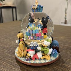 Disney SnowGlobe Mickey and Friends