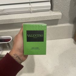 Valentino Donna BORN IN ROMA GREEN STRAVAGANZA perfume