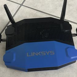 Linksys Network Router (WRT1900AC)