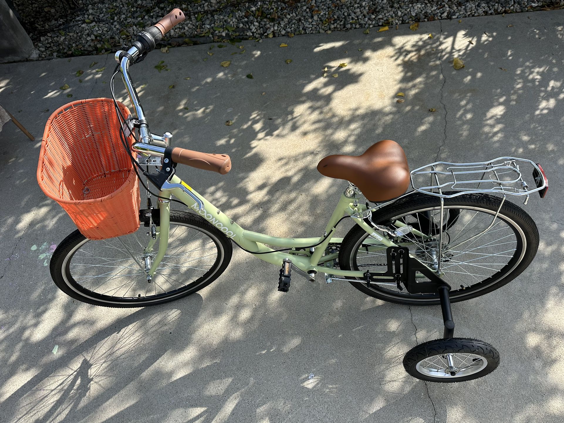 Mooncool city light women’s bike with adult training wheels size 26