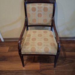 Set Of 4 Chairs Used Well Loved