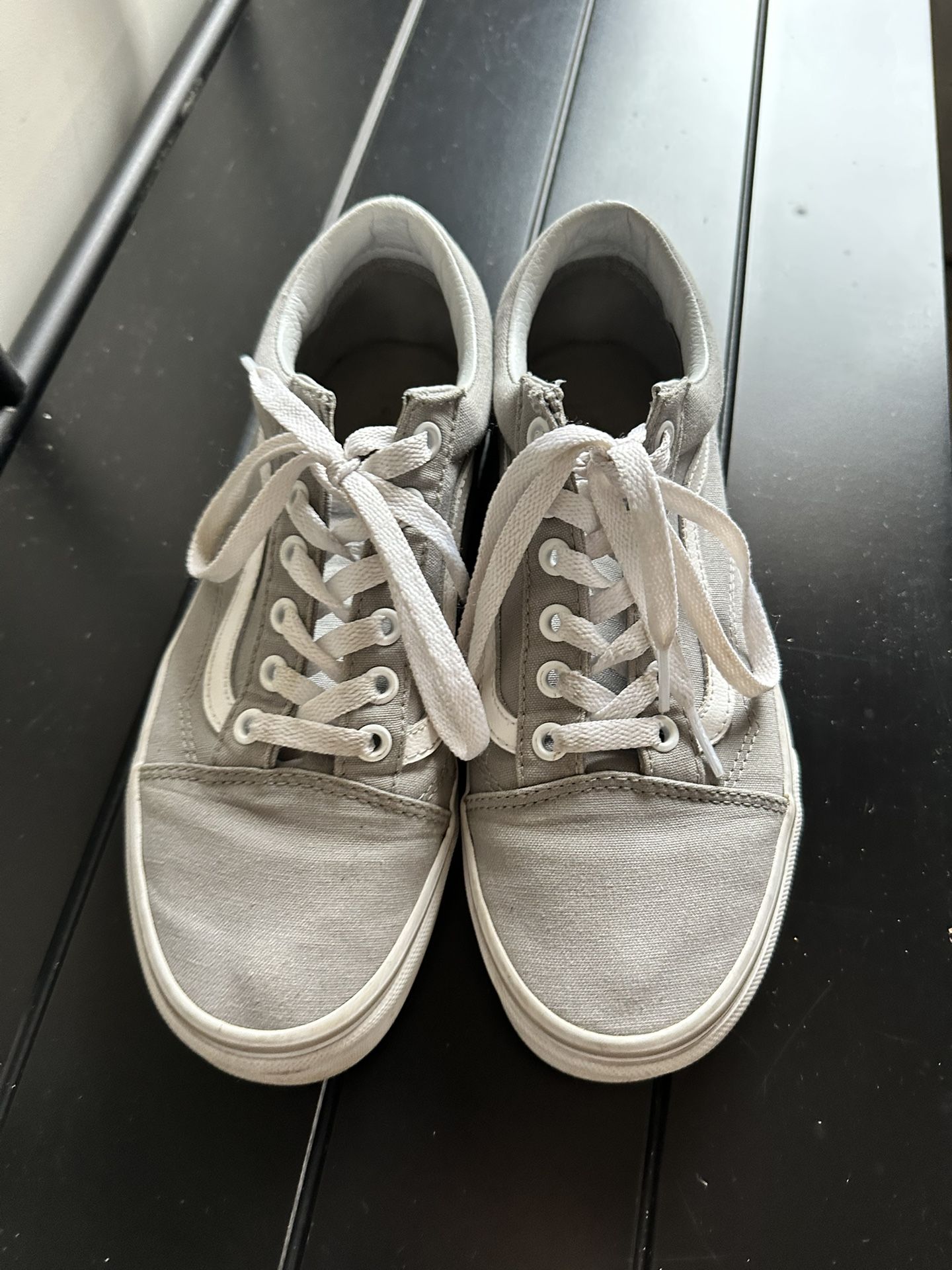Vans Grey and White Trainers - Size 7.5 Women’s/Size 6 Men’s