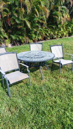 Cast Aluminum Patio Table With 4 Chairs
