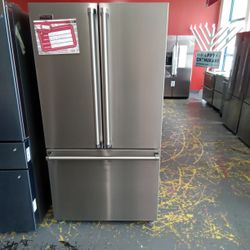 Viking Refrigerator, 19.8 Cubic Feet, French Door