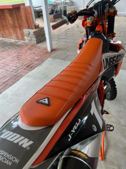 Ktm complete seat