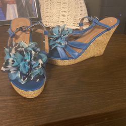 Flower Blue Of Different Shades Wedges 
