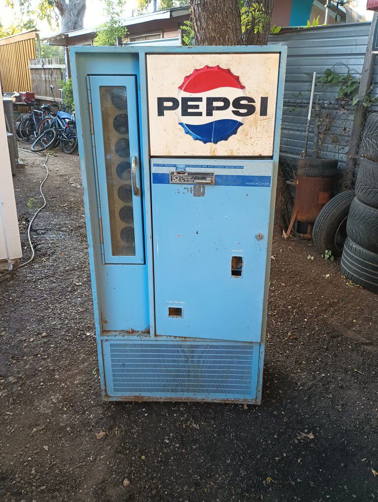 Antique Pepsi Machine 