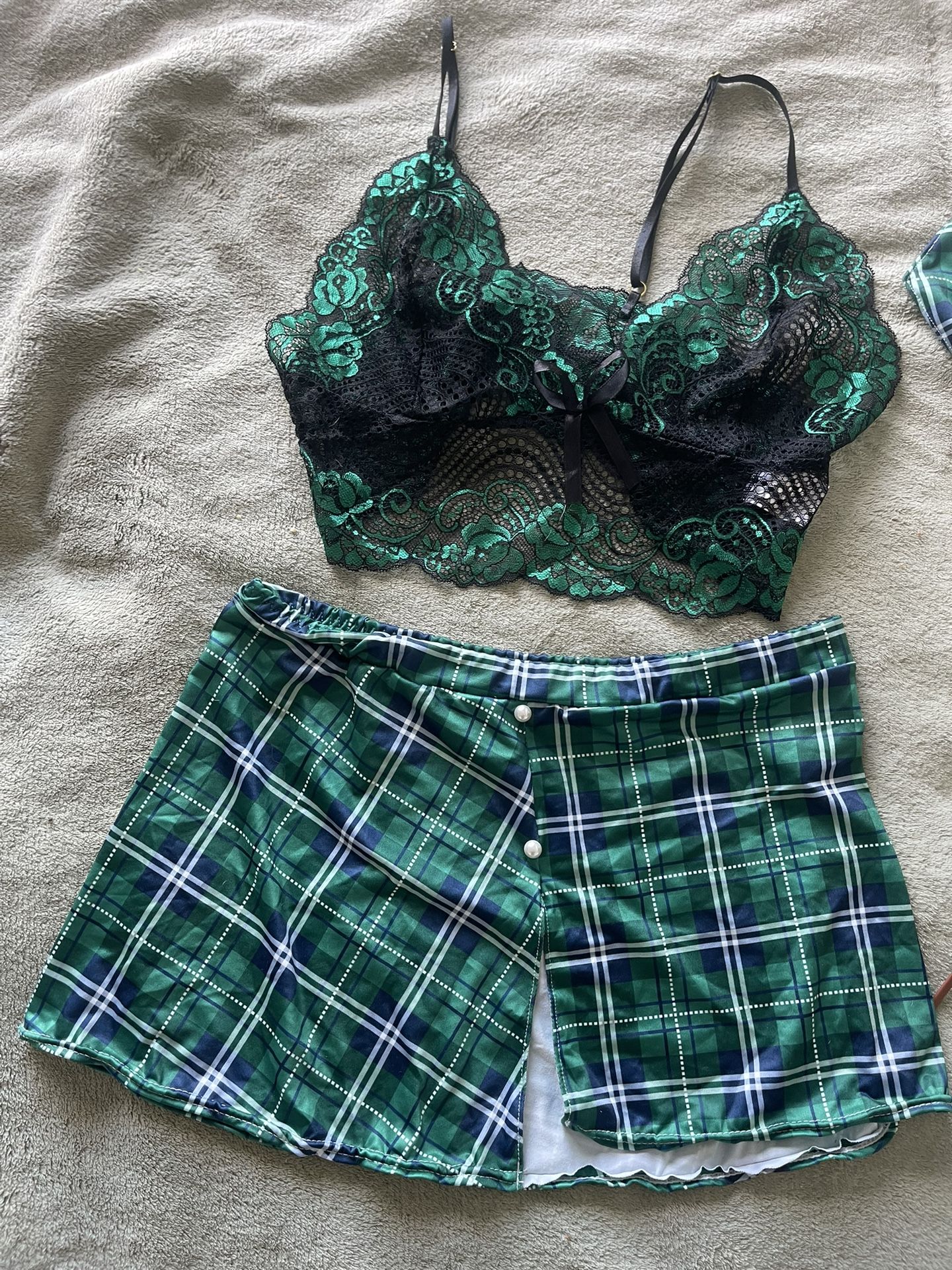 Women’s Clothes/lingerie