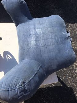 Lounging back pillow