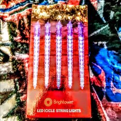 LED ICICLE  STRING LIGHTS