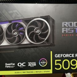 ASUS - ROG Astral NVIDIA GeForce RTX 5090 32GB GDDR7 PCI Express 5.0 Graphics Card - Black