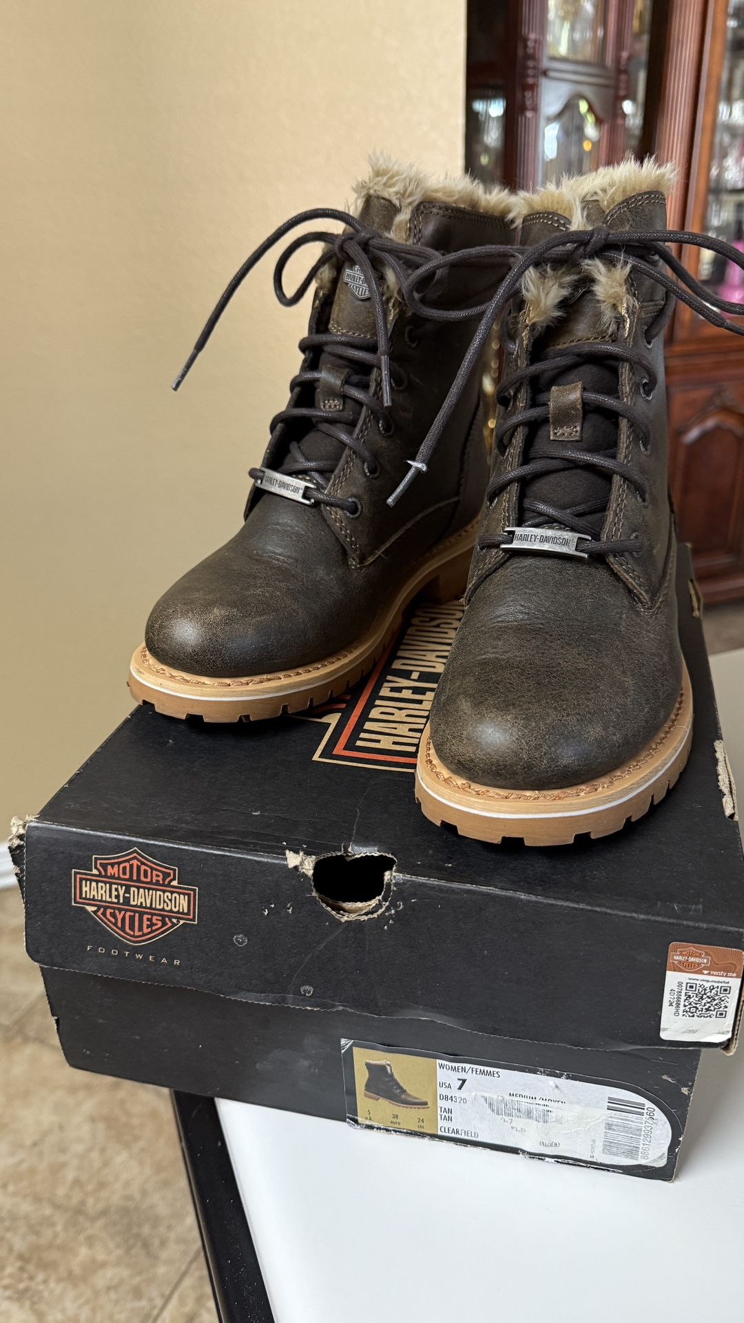 Harley Davidson Women's Clearfield leather motorcycle Boots with faux fur sz 7