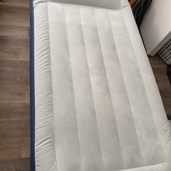 Twin Size Air Mattress 